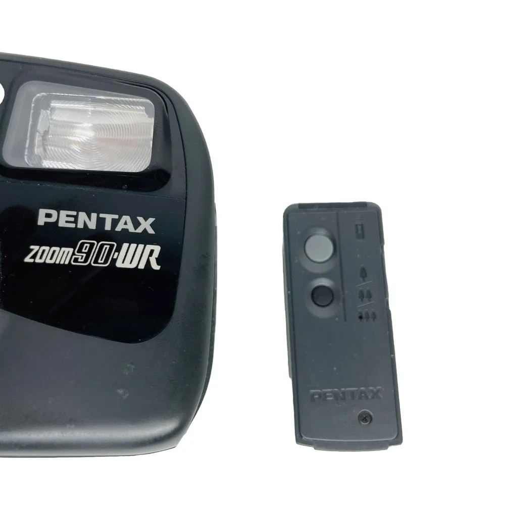 Pentax Zoom 90-WR 35mm Point & Shoot Weather Resistance Camera Remote and Case